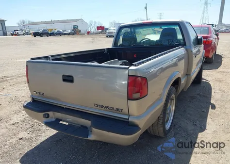 2001 Chevrolet S-10 Ls из США, поврежденный, VIN 1GCCS14501K114427